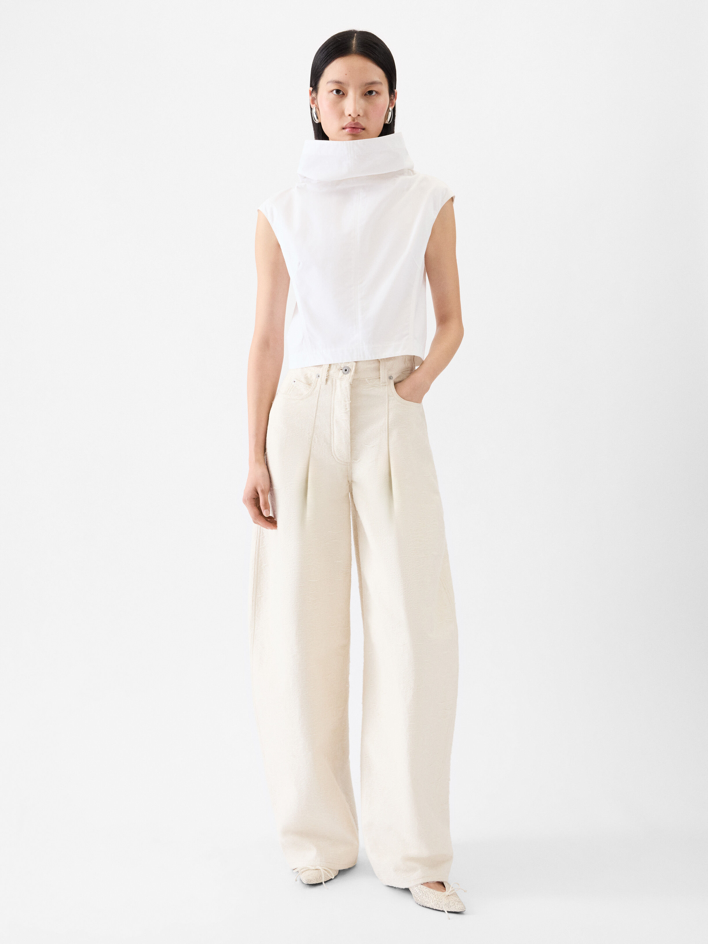 The Ovalo de-Nîmes denim pants by JACQUEMUS | Official website