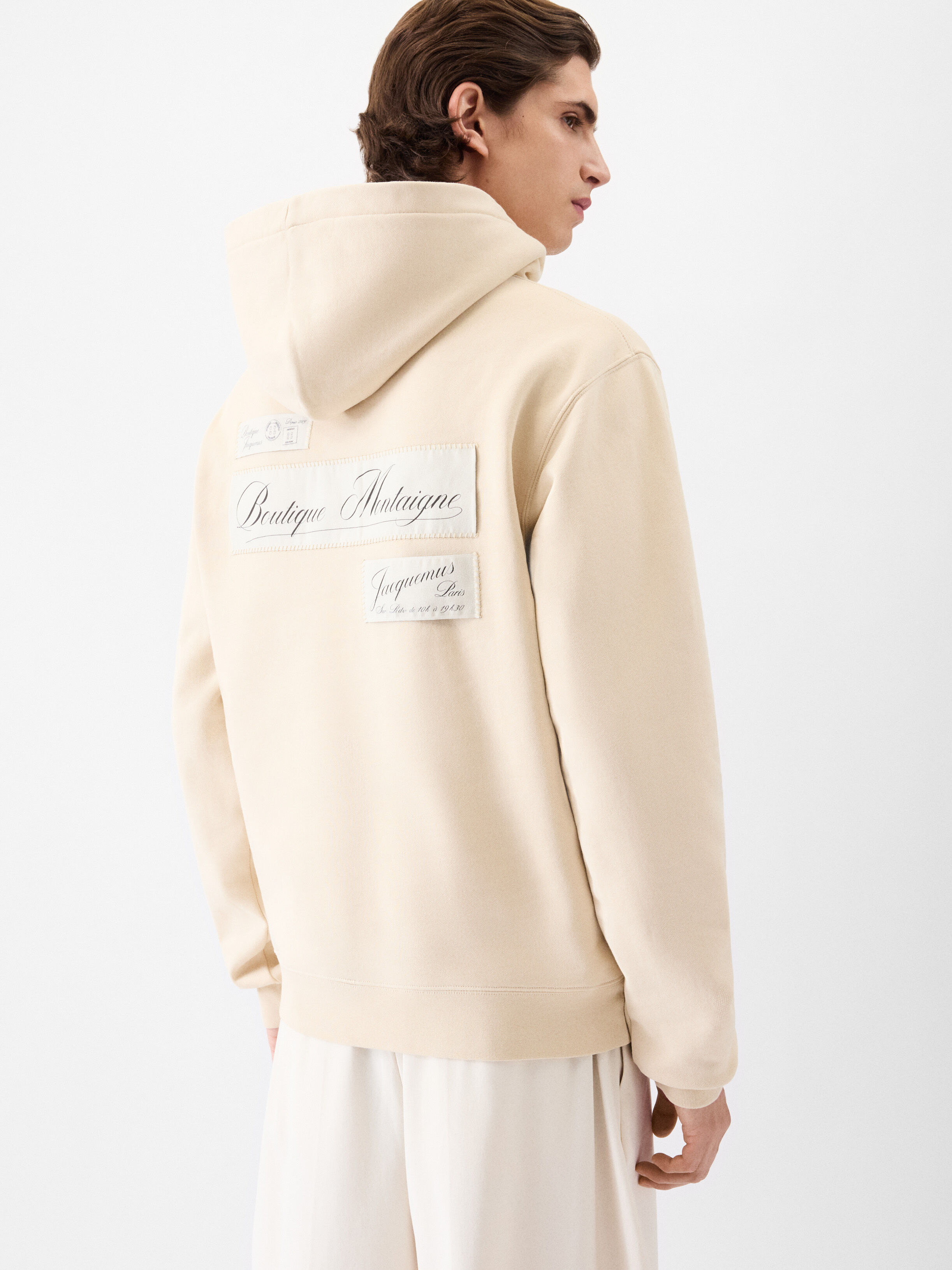 The Montaigne hoodie by JACQUEMUS | Official website