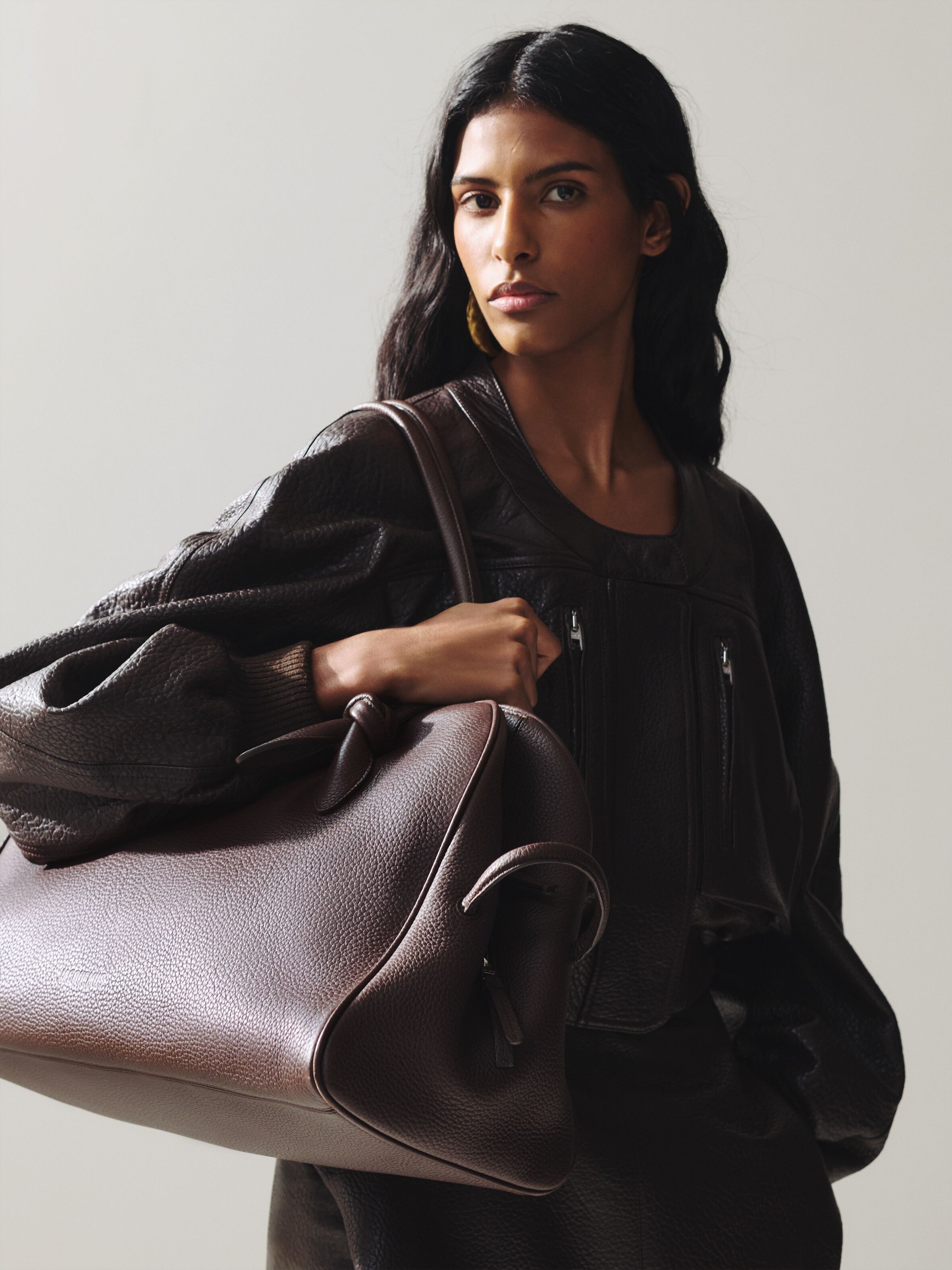 JACQUEMUS バッグTurismo Large ダークブラウンBROWN The large Turismo by JACQUEMUS | Official website