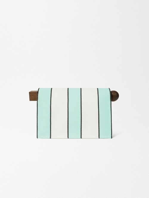 The Rond Carr&eacute; clutch