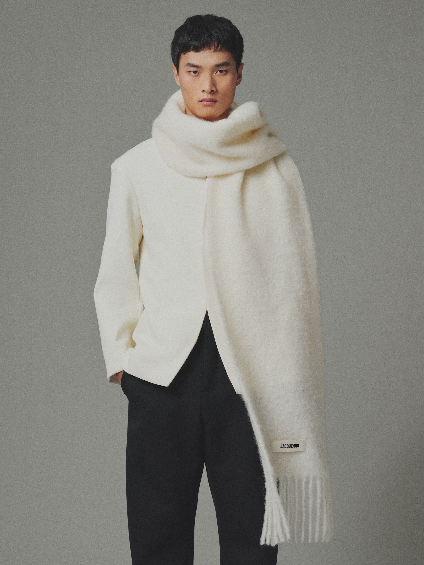 The Carro scarf by JACQUEMUS | Official website