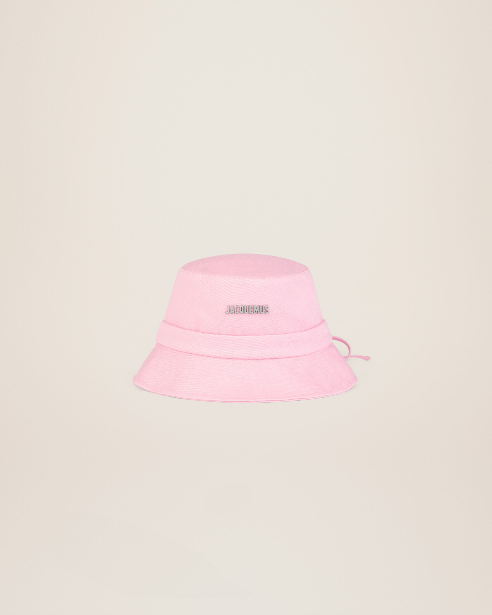 Le bob Gadjo by JACQUEMUS | Official 