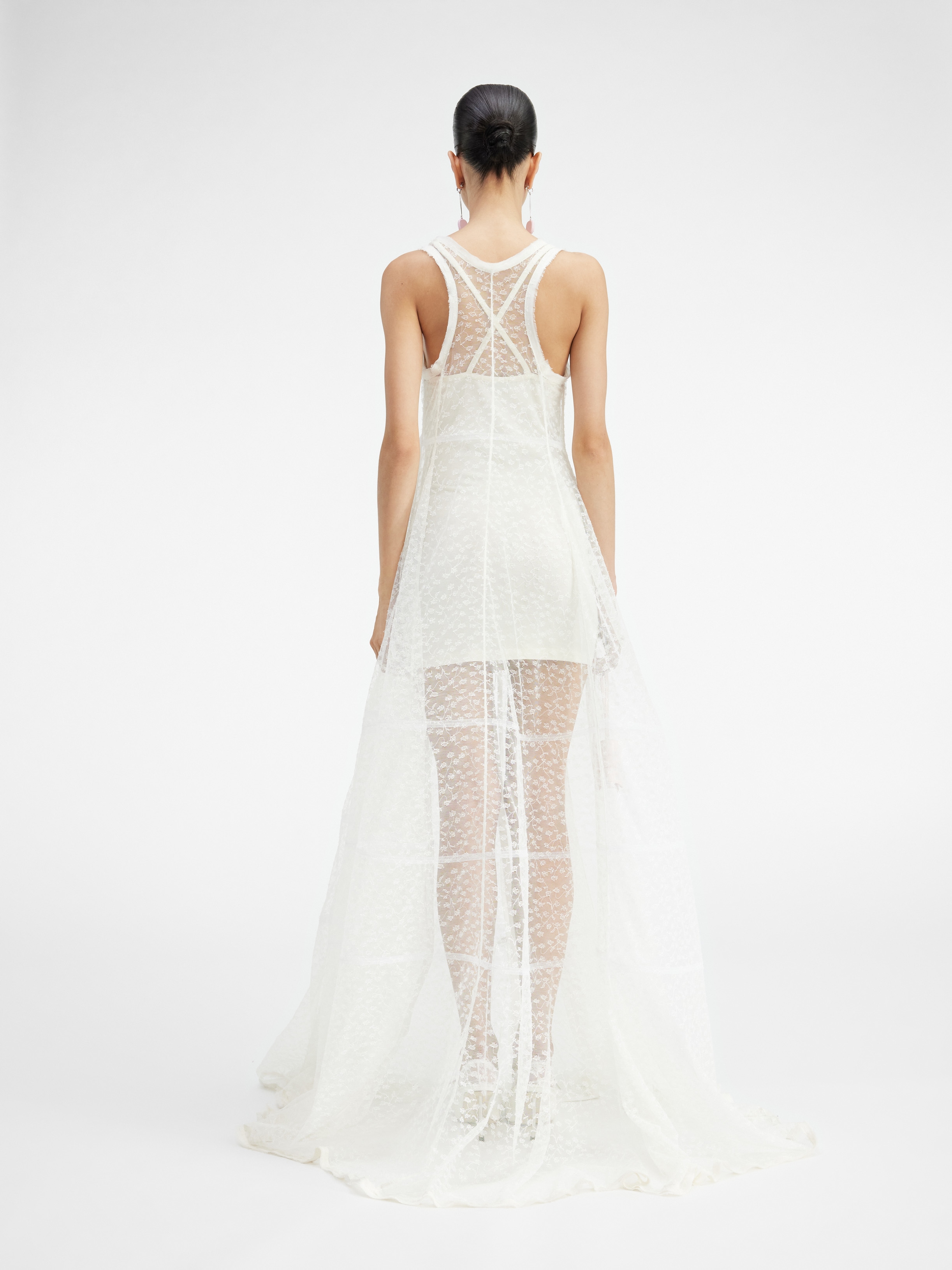 LA ROBE DENTELLE