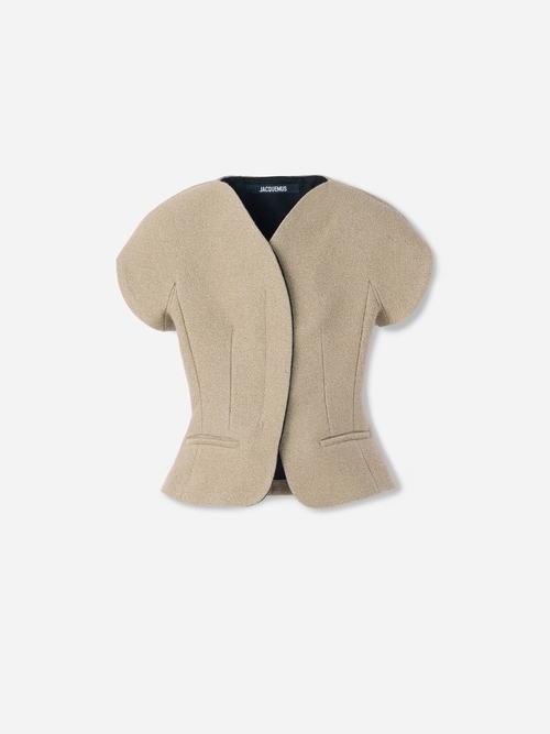The Ovalo short-sleeve jacket