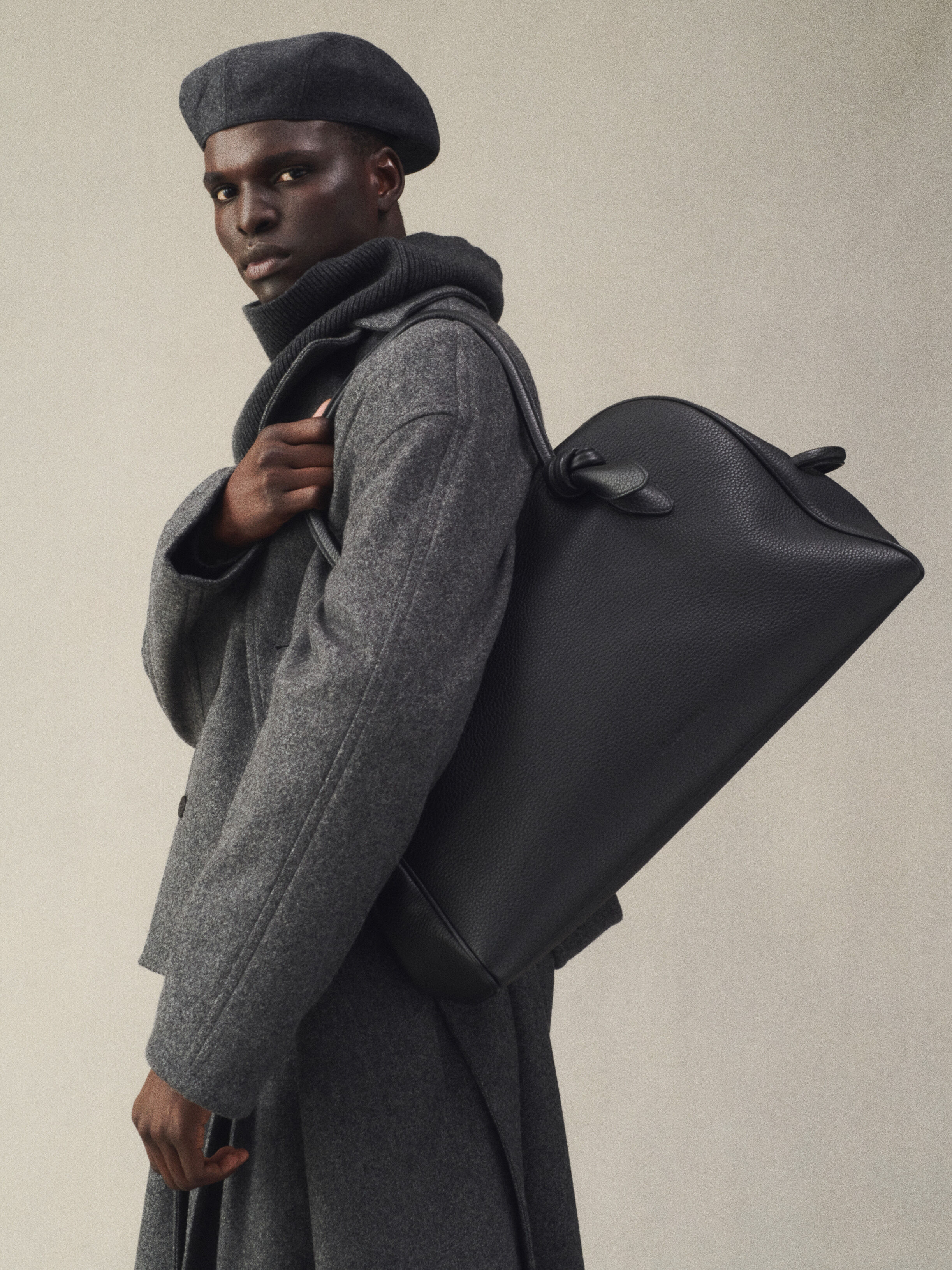 Turismo ラージ by JACQUEMUS | Official website