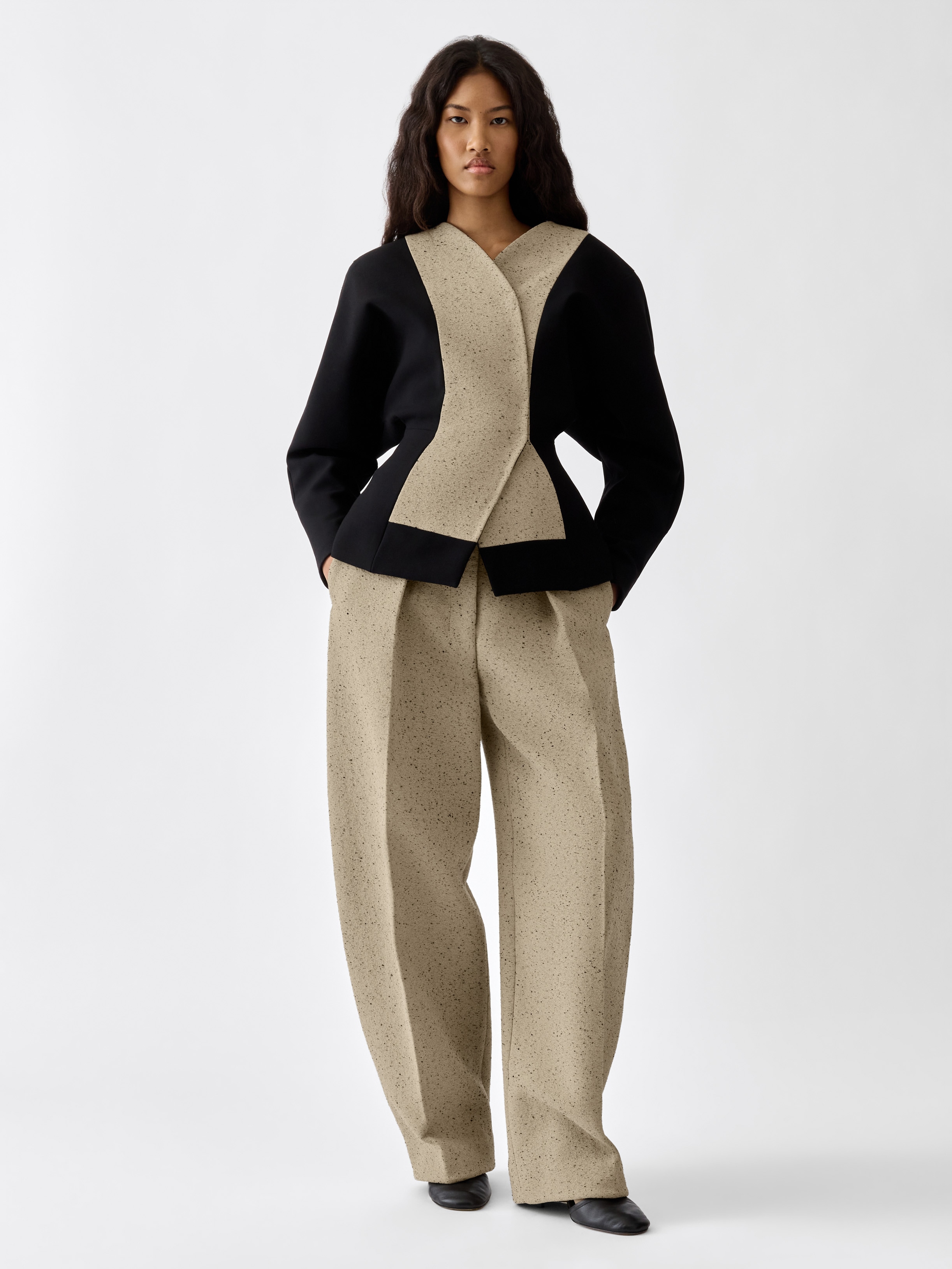 LE PANTALON OVALO
