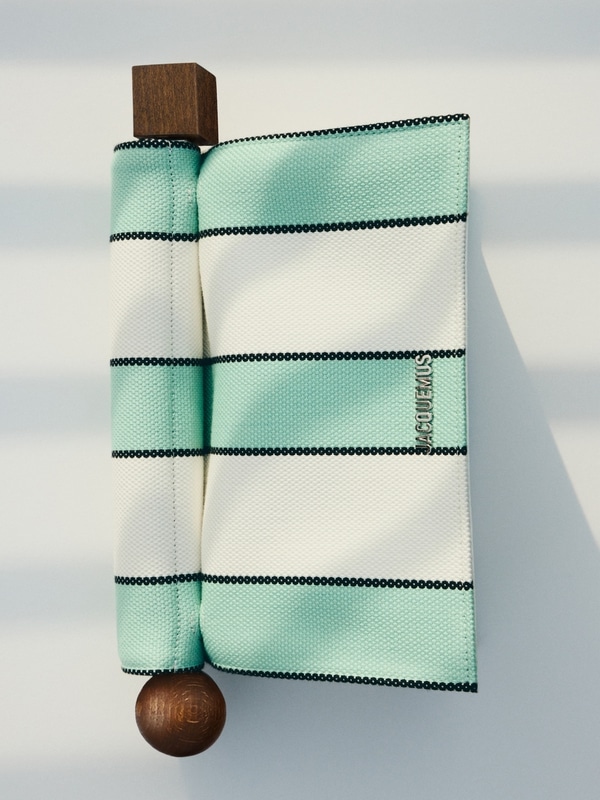 The Rond Carré clutch by Jacquemus