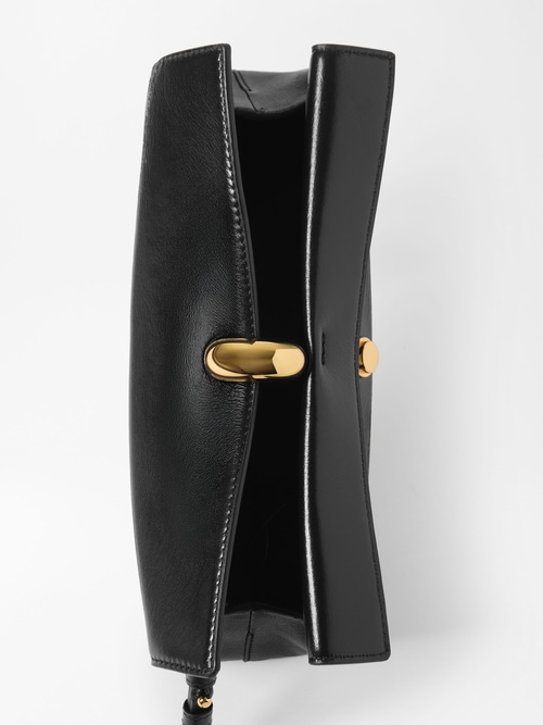 The Val&eacute;rie clutch