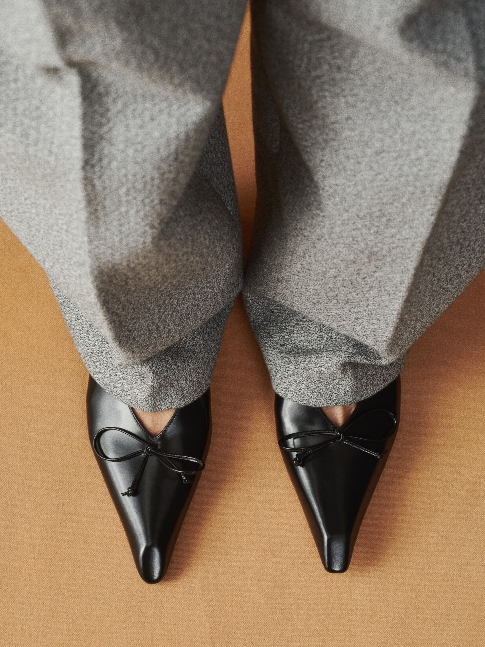 The low Cubisto slingbacks by JACQUEMUS | Official website