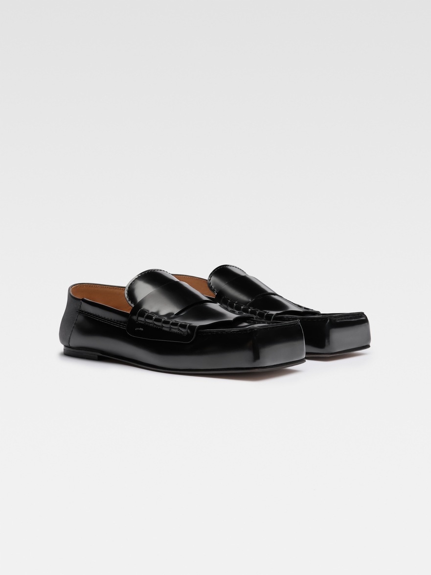 Carré ローファー by JACQUEMUS | Official website