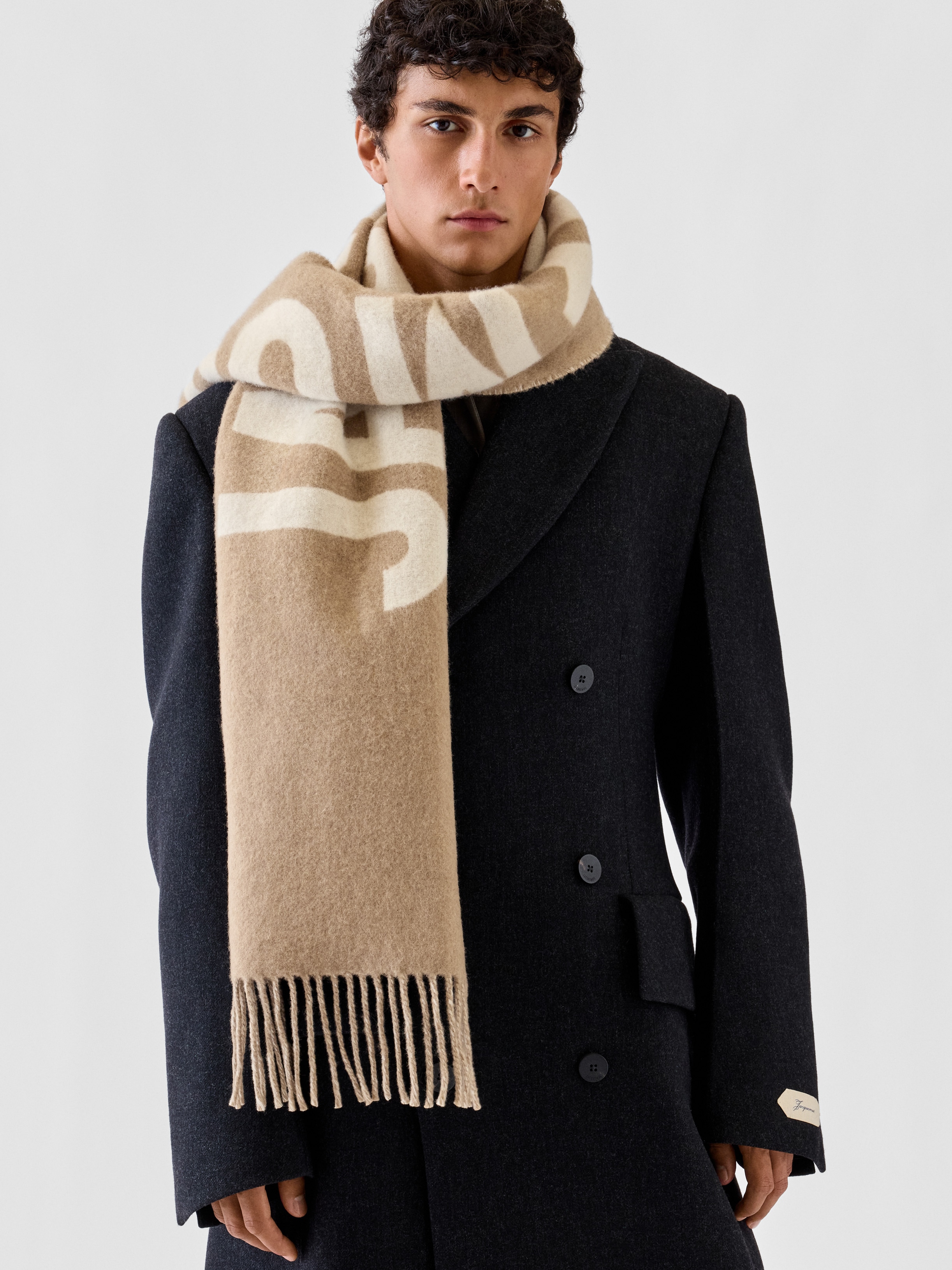 L'ECHARPE JACQUEMUS