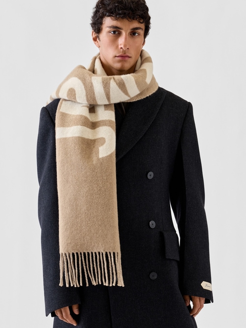 L'&eacute;charpe Jacquemus