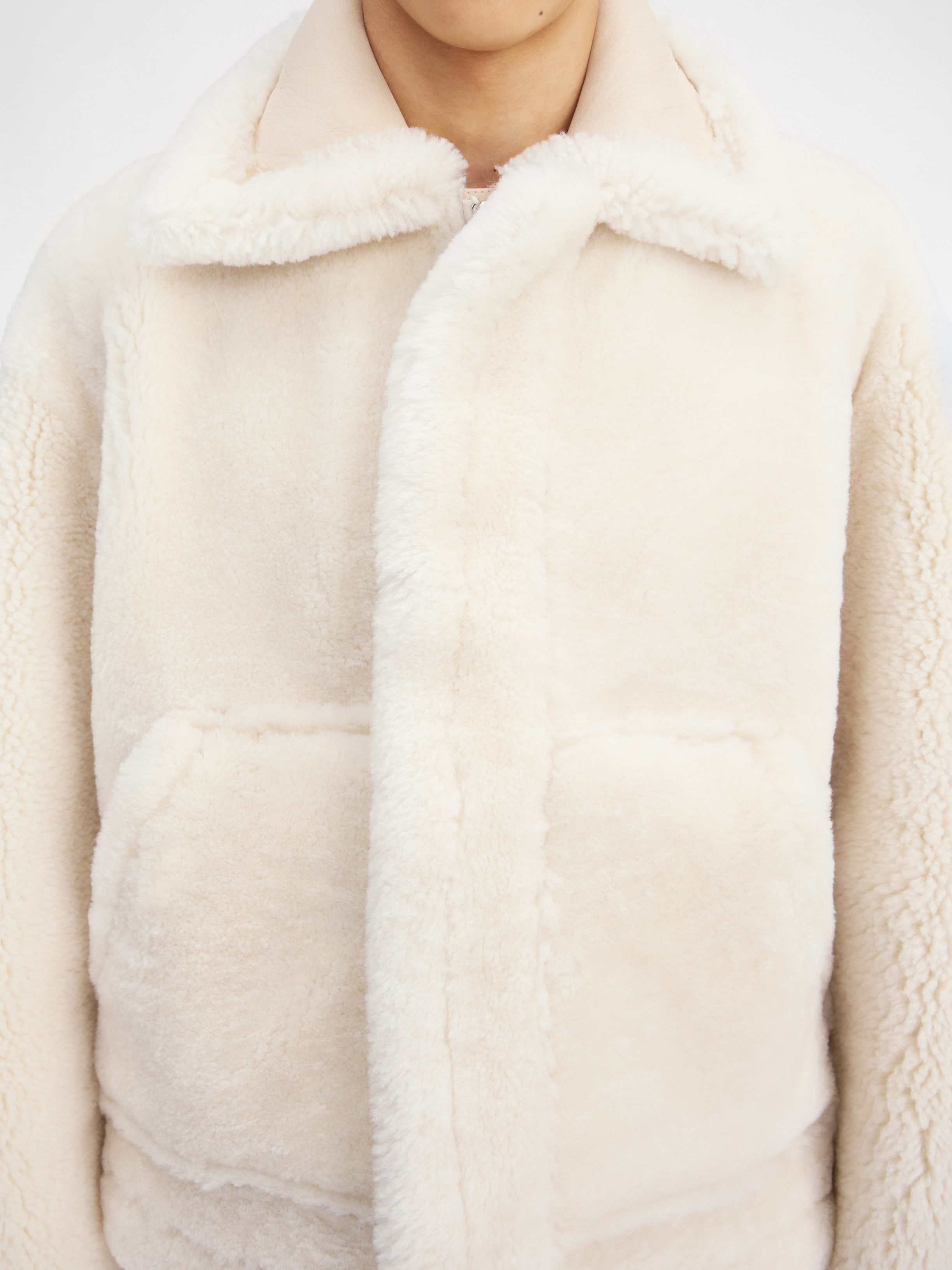LE MANTEAU PASTRE