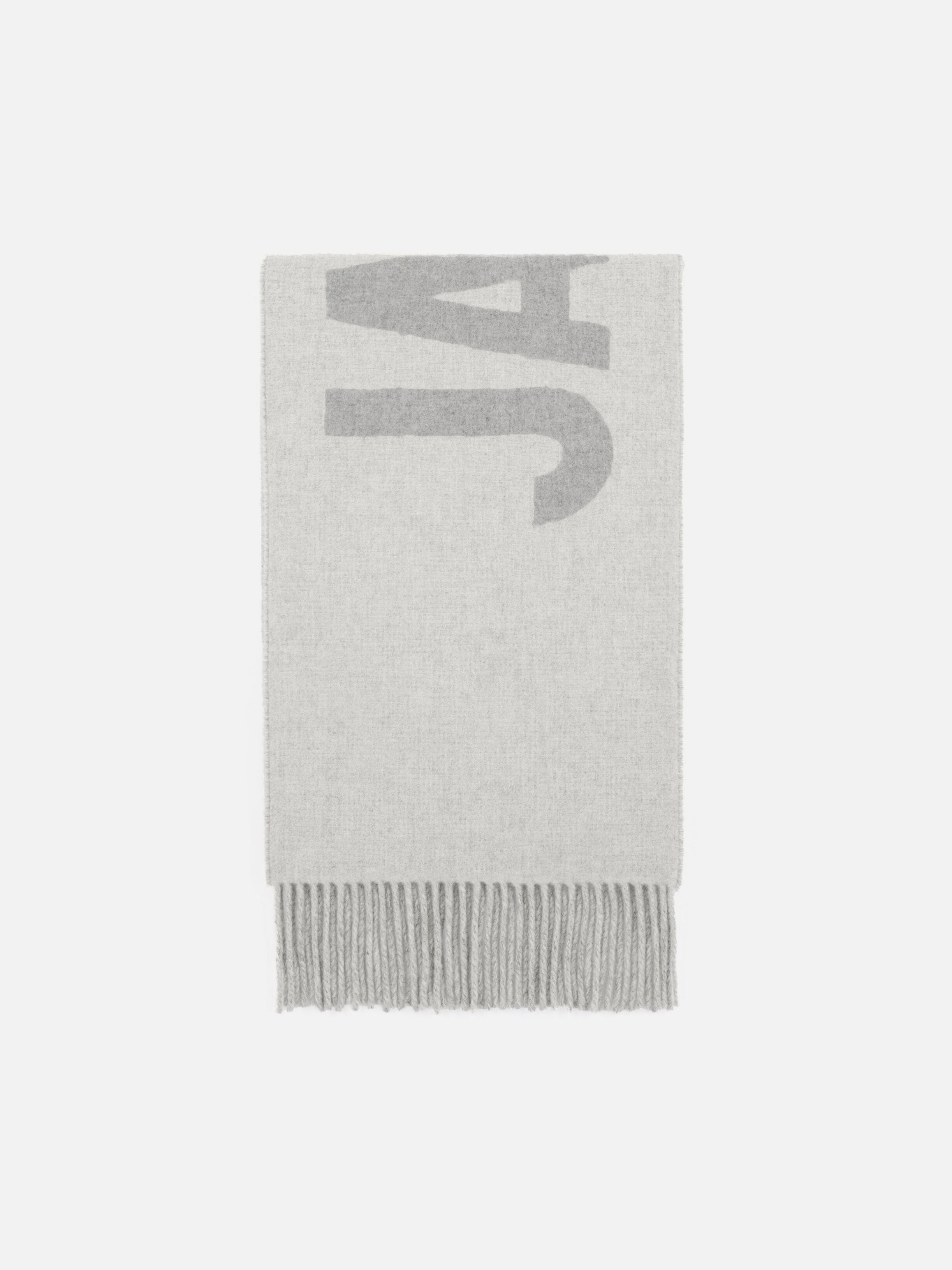 The Jacquemus scarf by JACQUEMUS | Official website