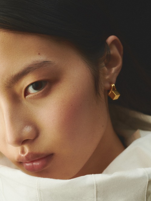 The Nodo stud earrings