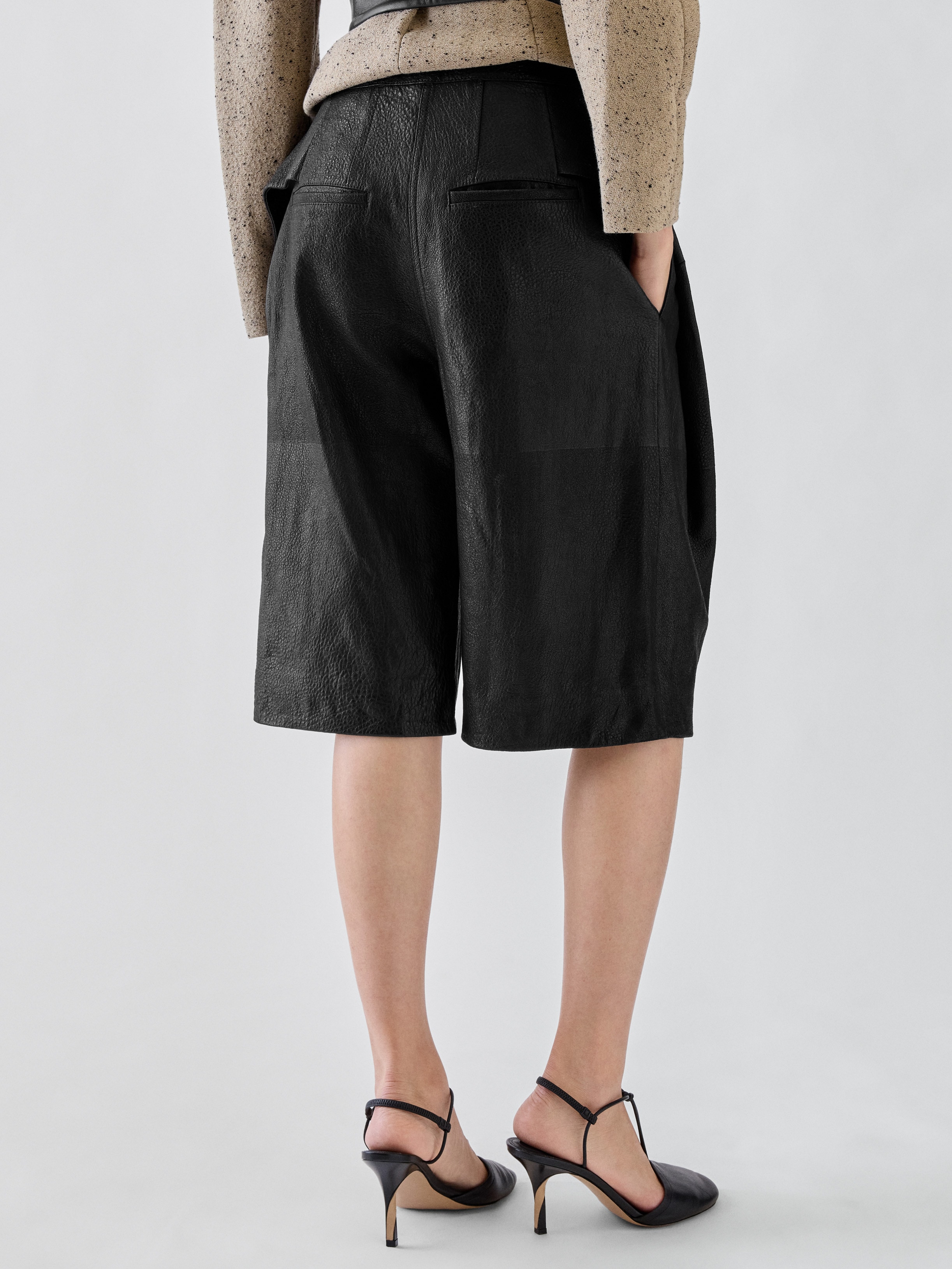 LE SHORT CUBISTO CUIR