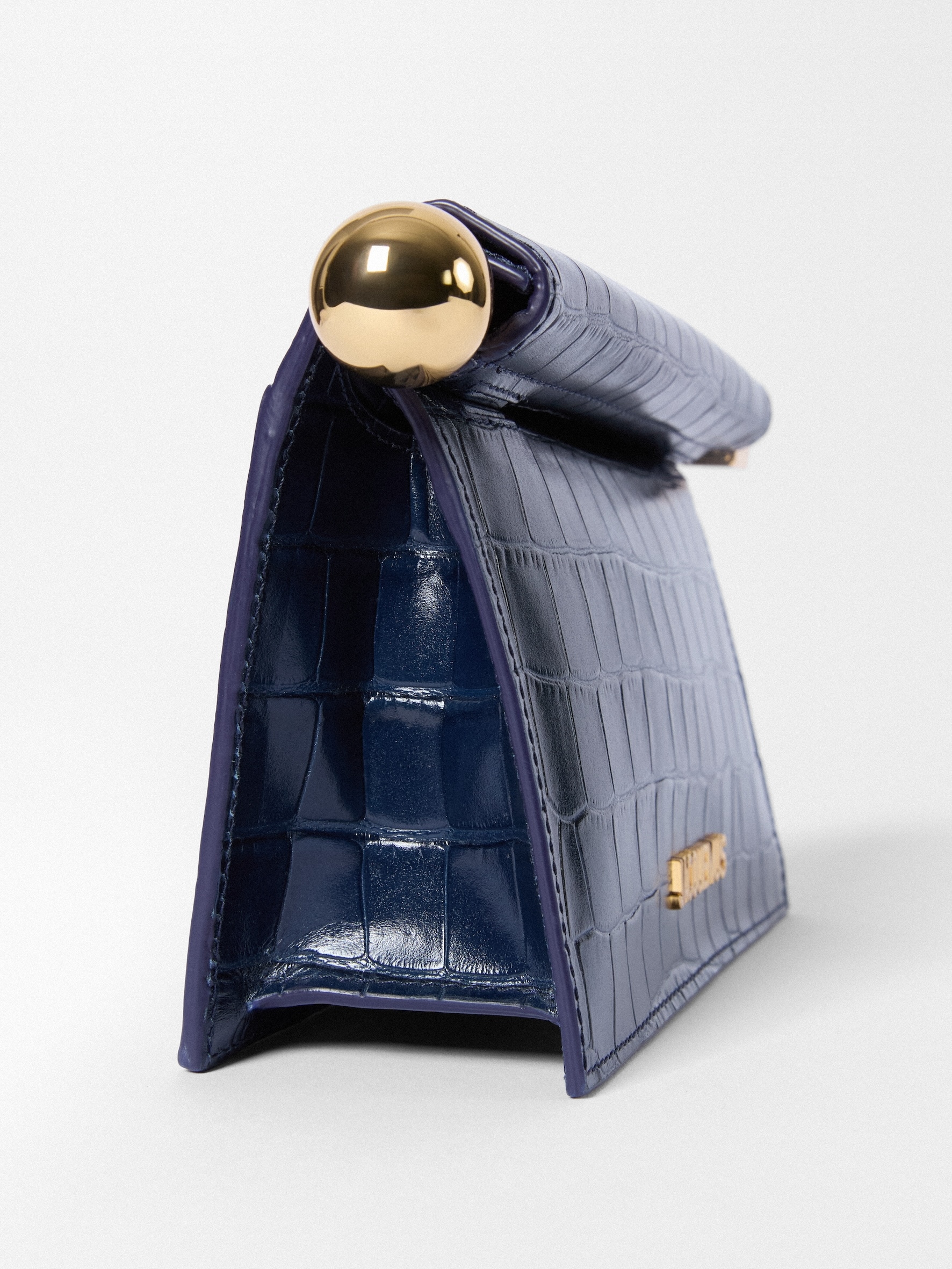 LA PETITE POCHETTE ROND C