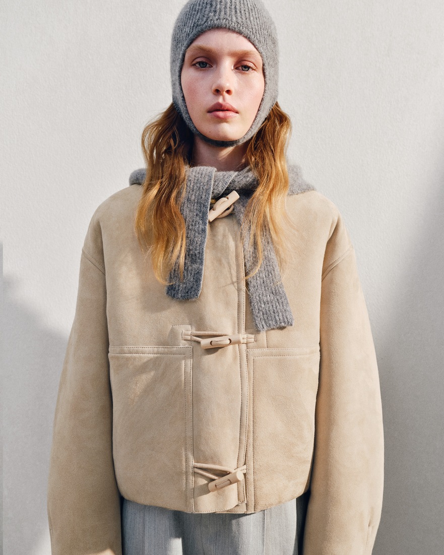 The Gros Grain shawl - LA CASA | JACQUEMUS Official Website