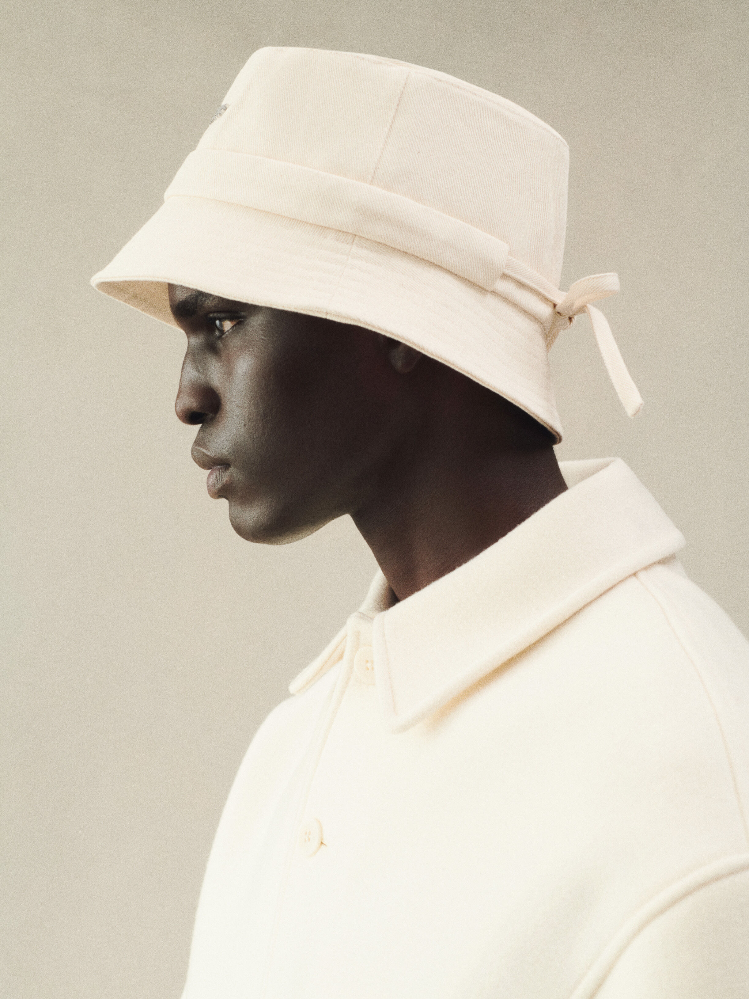 The Gadjo bucket hat by JACQUEMUS | Official website