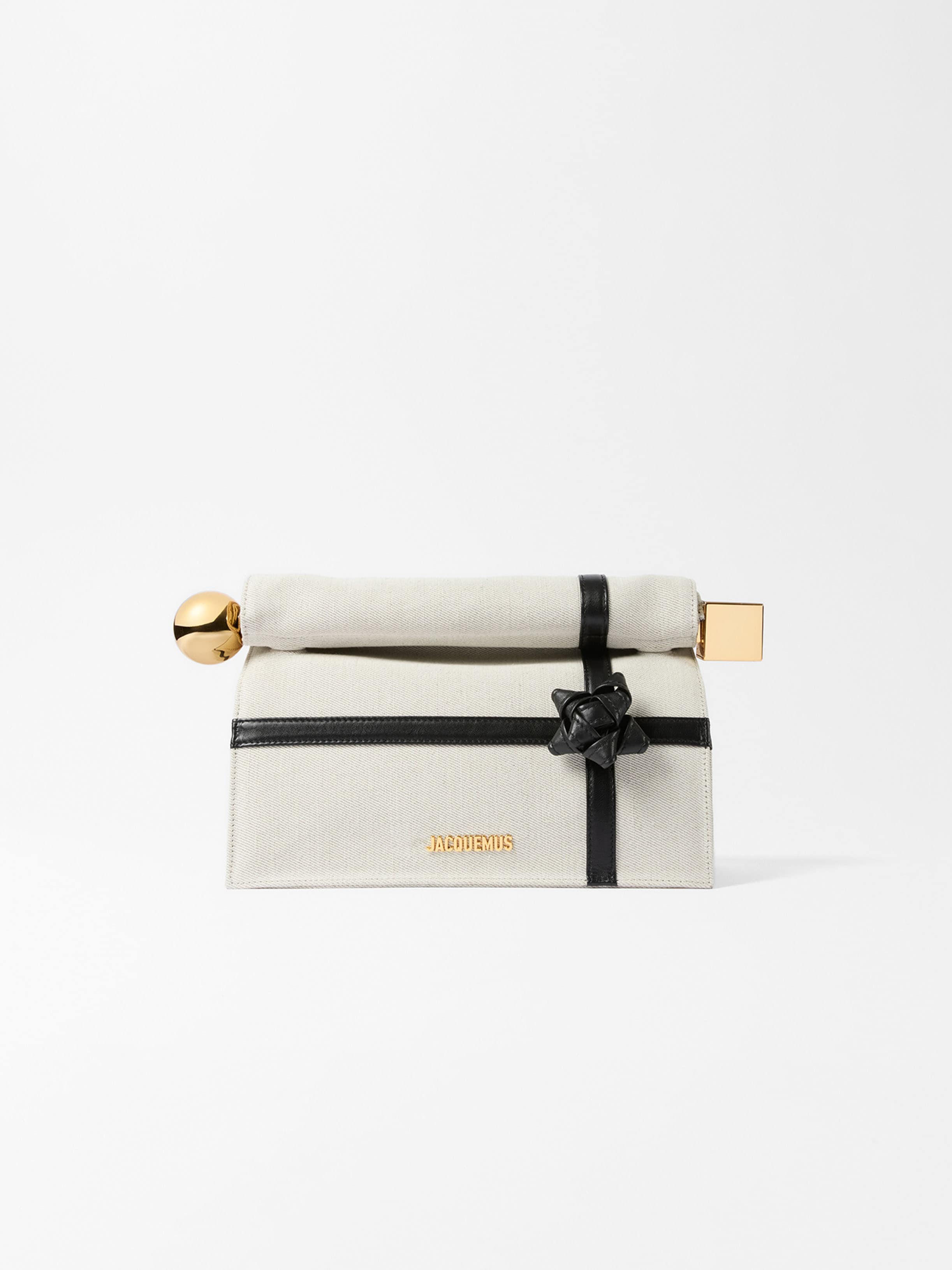 LA POCHETTE ROND CARRE