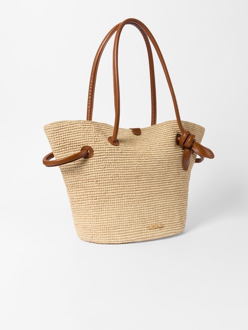 The Turismo basket