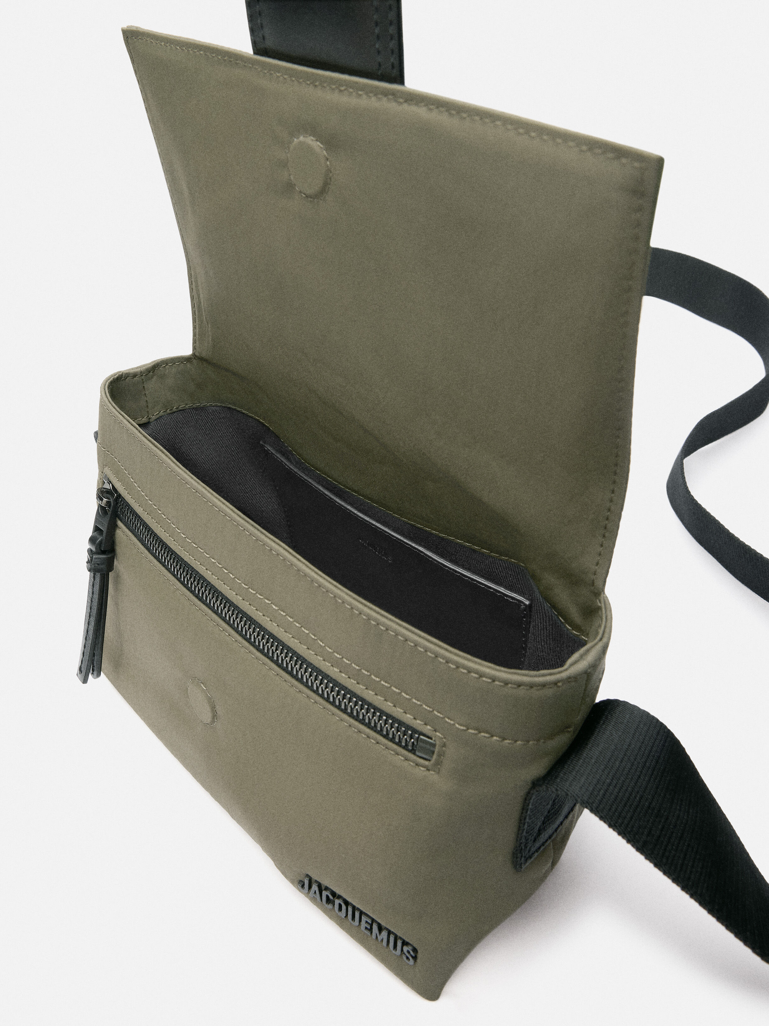 Bambino スモールメッセンジャーバッグ by JACQUEMUS | Official