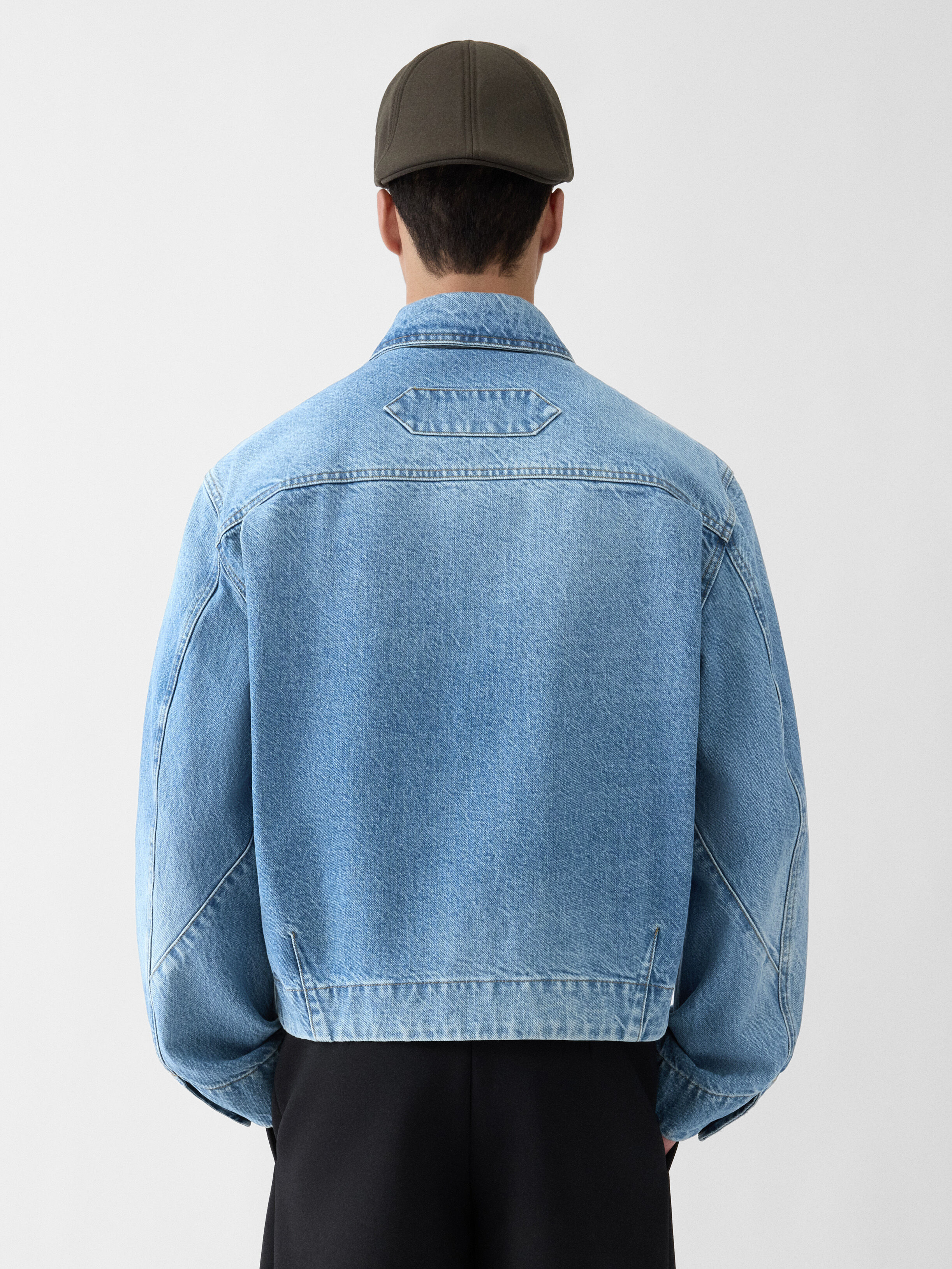The Mirada de-Nîmes denim jacket by JACQUEMUS | Official website
