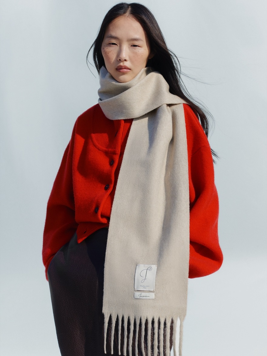 The Cavallo scarf by Jacquemus