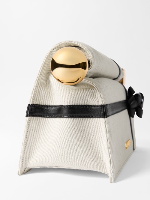 The Rond Carr&eacute; clutch