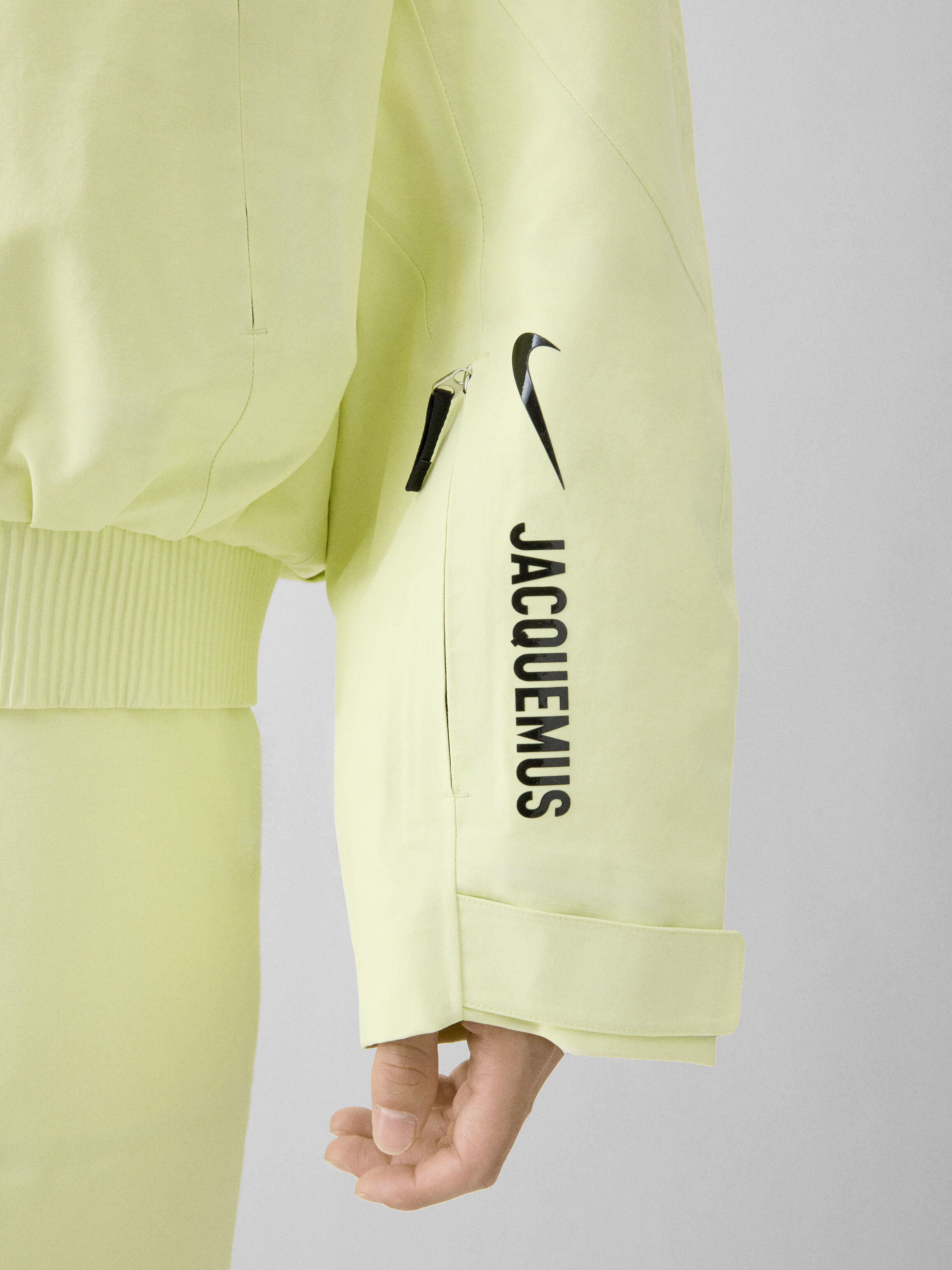 Jacquemus + Nikeのゴアテックスジャケット by JACQUEMUS | Official