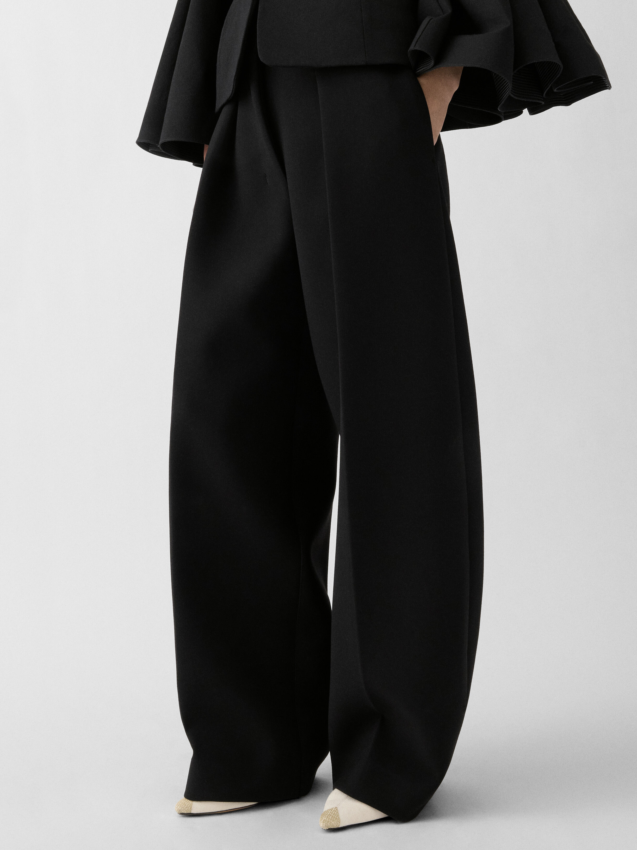 jacquemus 23ss スラックス Jacquemus Spring 2023 Ad Campaign Review | The Impression