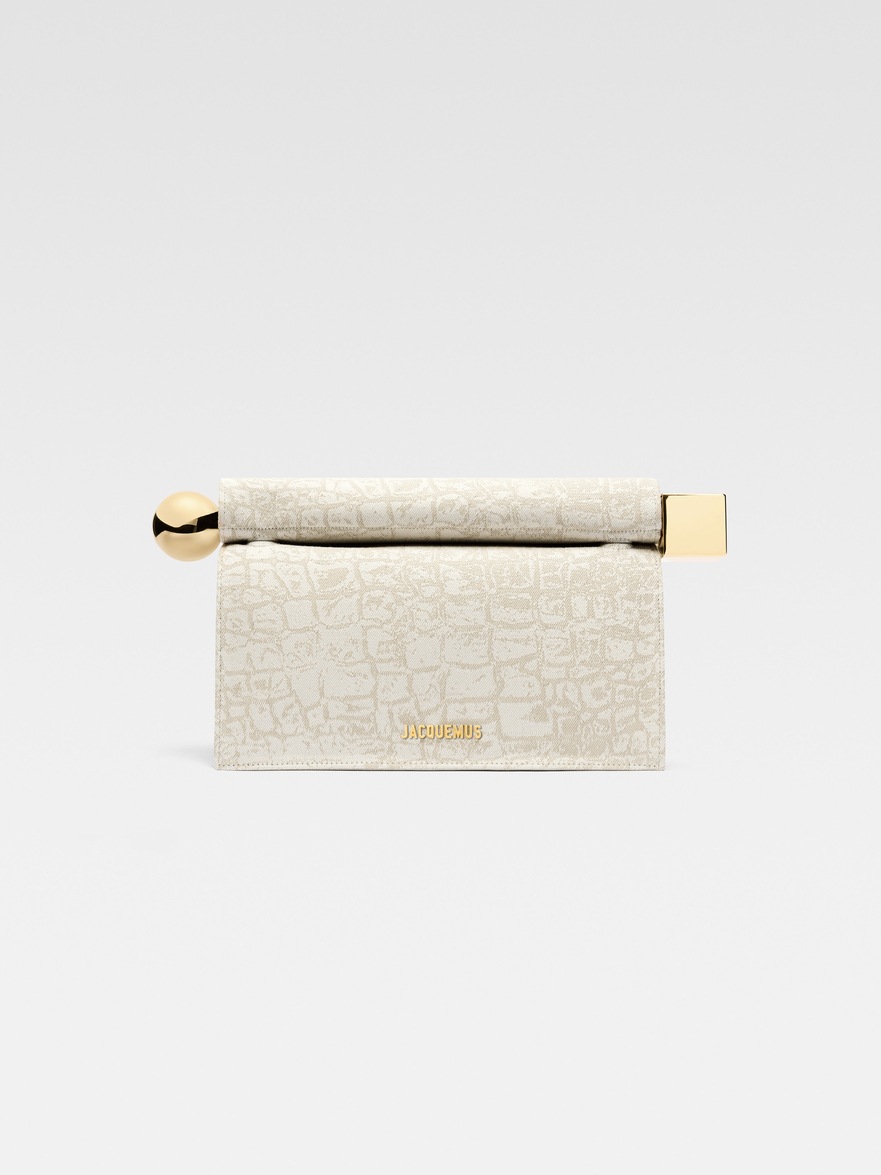 LA POCHETTE ROND CARRE