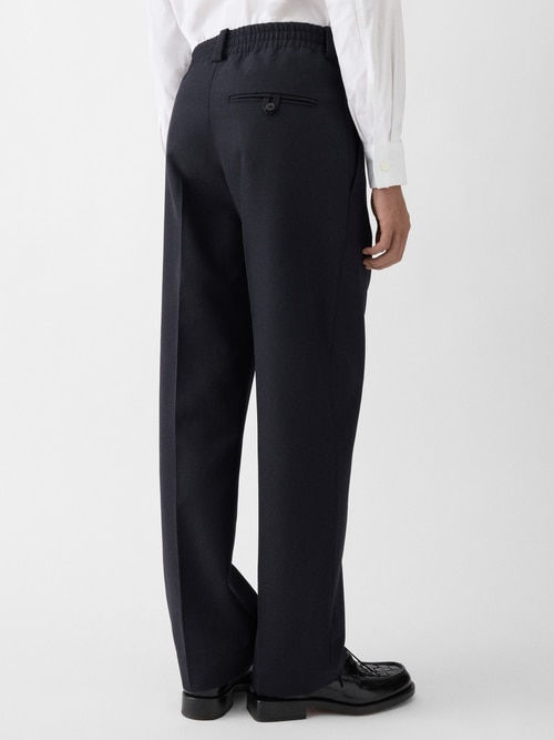 El pantal&oacute;n Croisi&egrave;re