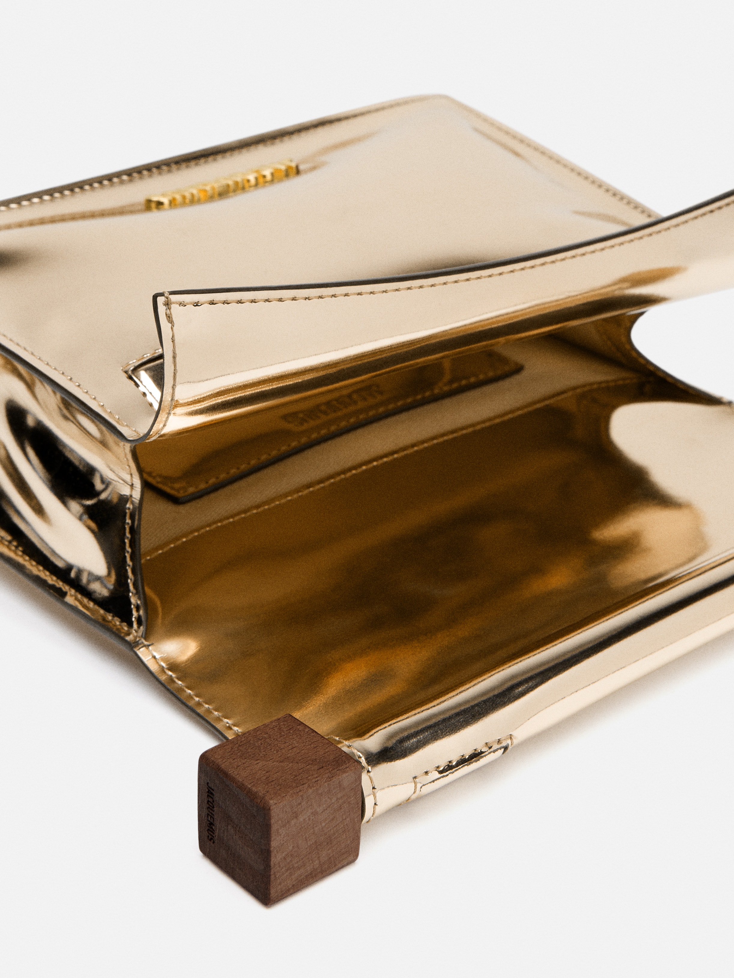 LA PETITE POCHETTE ROND C