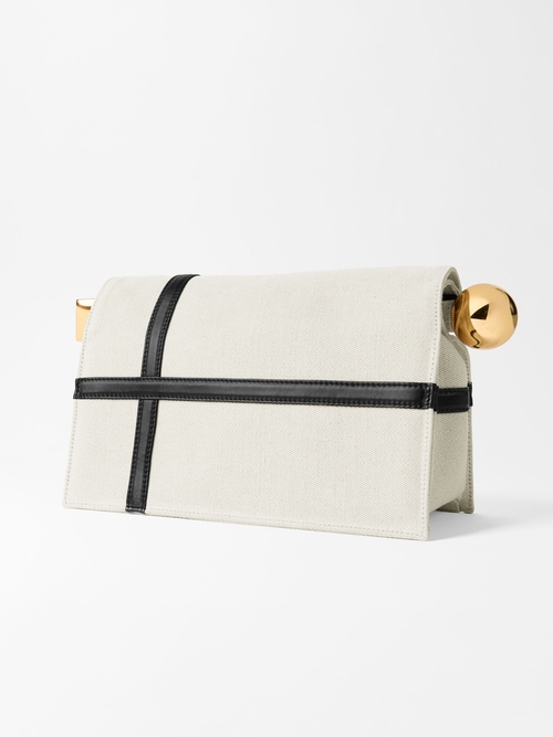 The Rond Carr&eacute; clutch