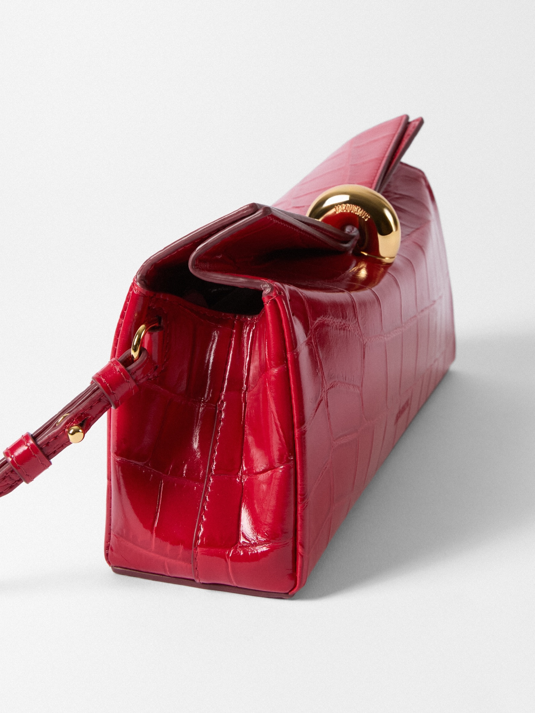 LA POCHETTE VALERIE