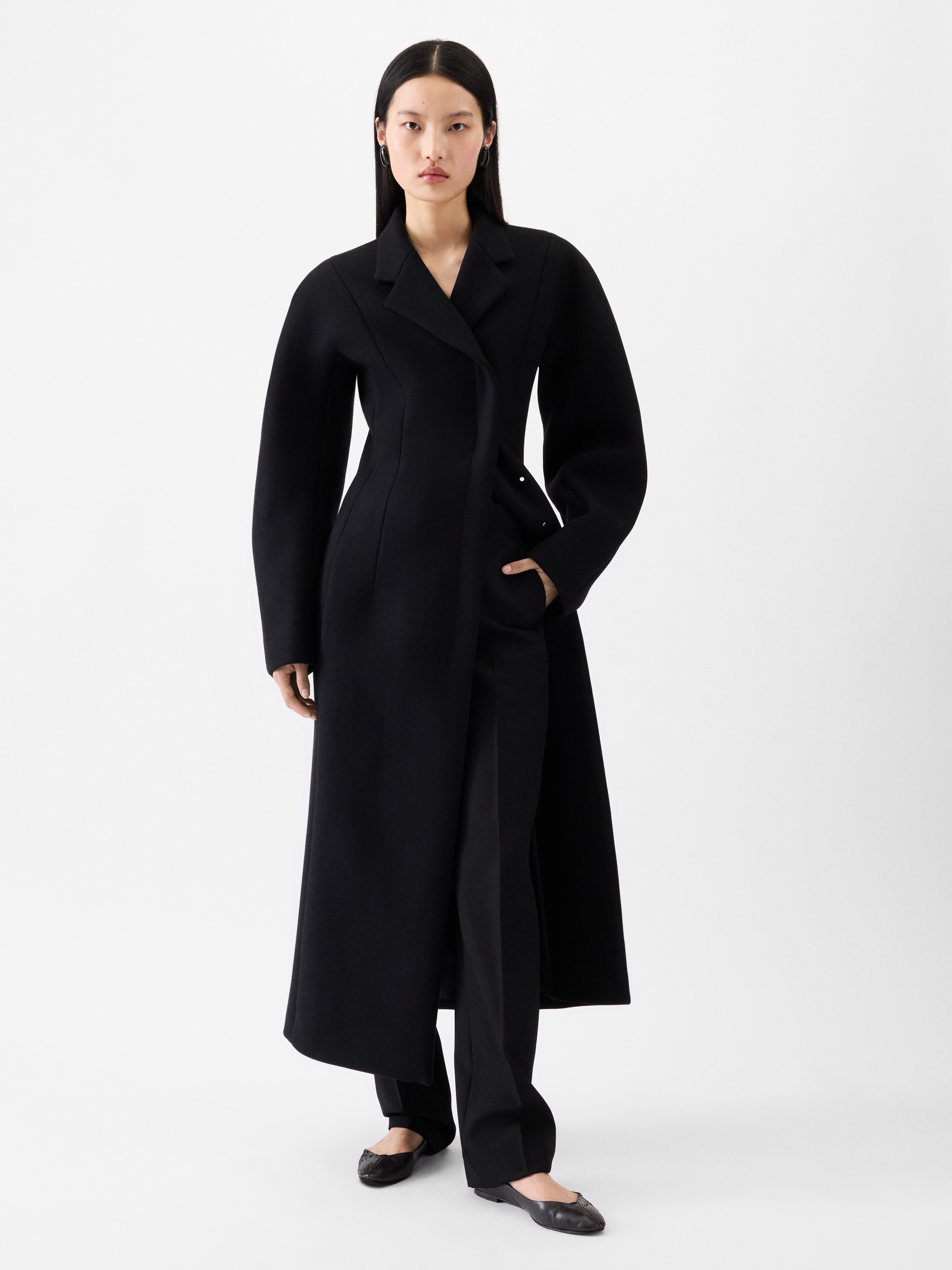 The Curvo coat by JACQUEMUS | Official website
