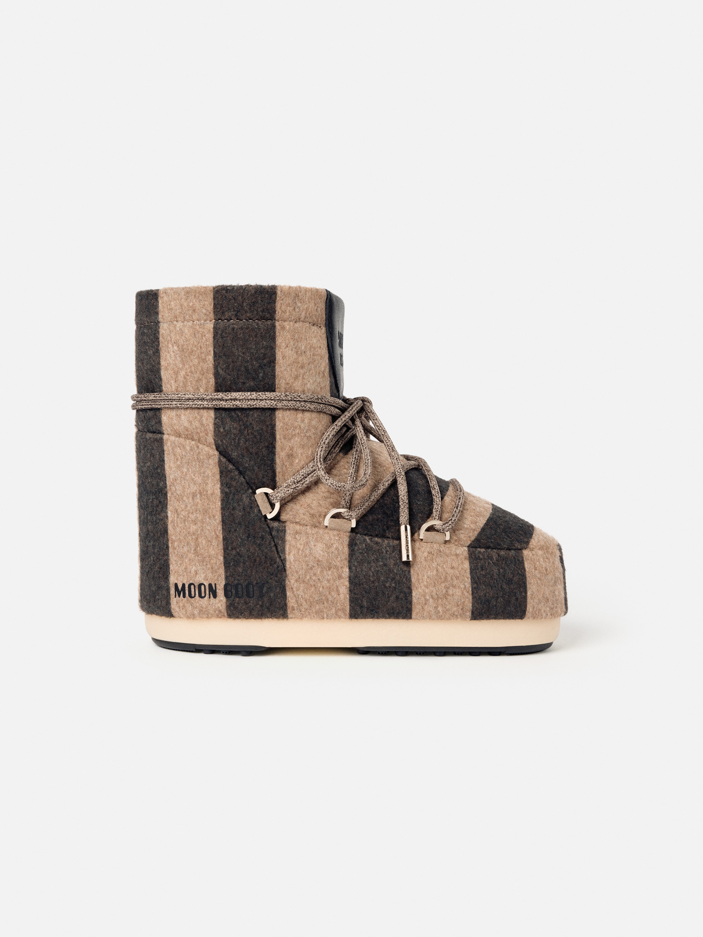De Jacquemus Striped Moon Boot by JACQUEMUS | Official website