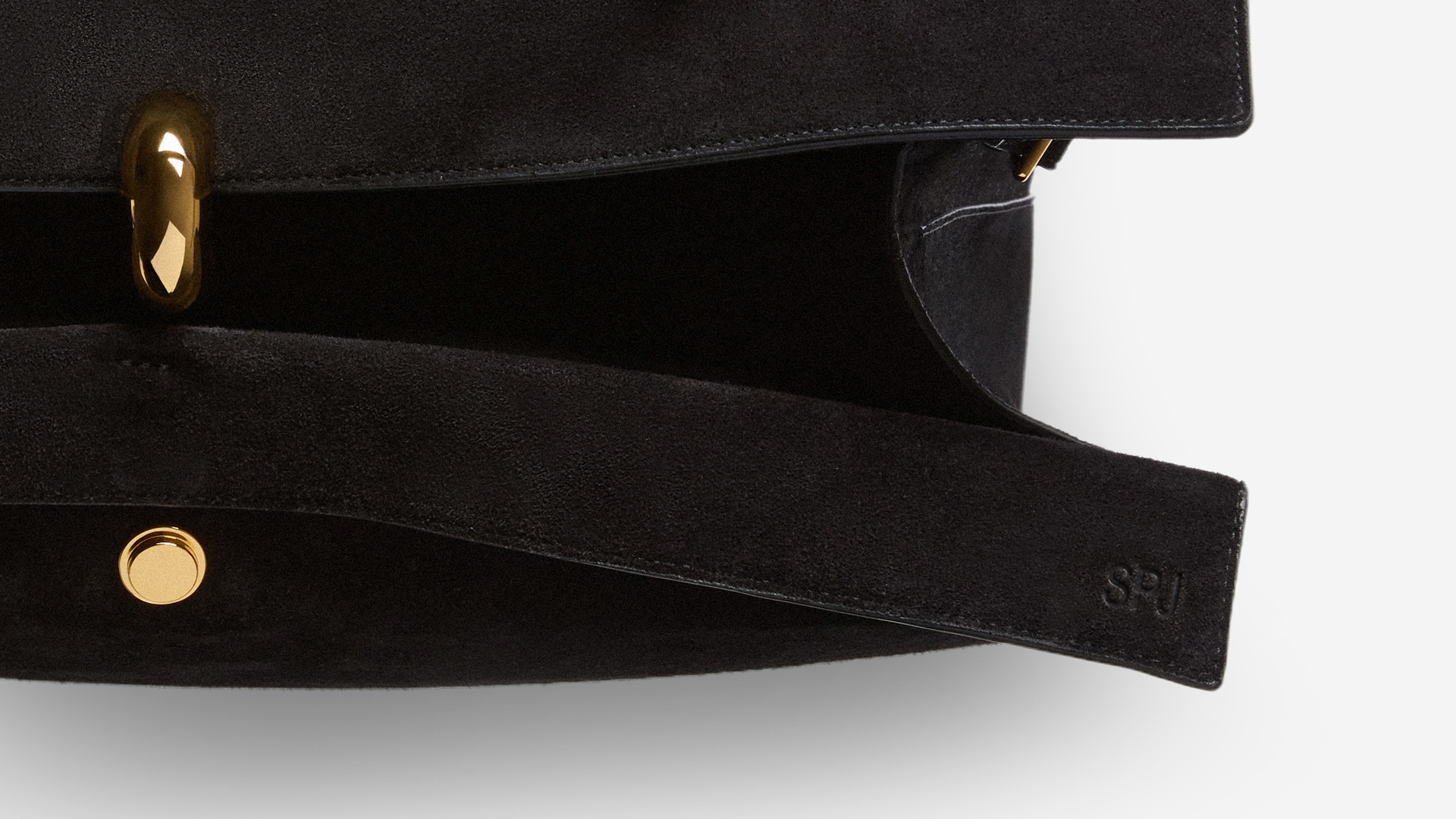 The Val&eacute;rie travel bag