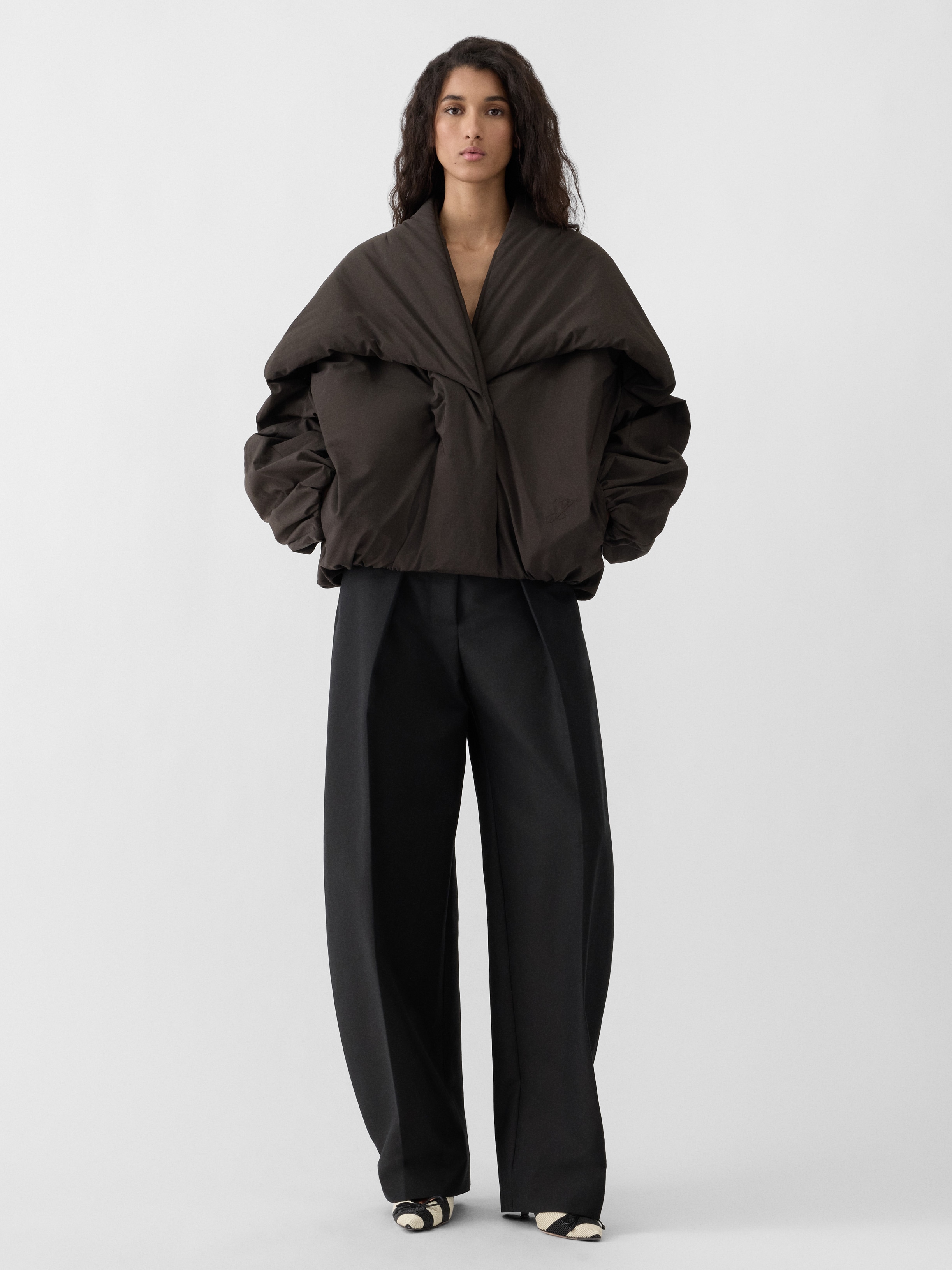 JACQUEMUS ボンバージャケット　23aw JACQUEMUS: ブラック 'Le Bomber Aero' ボンバージャケット | SSENSE 日本