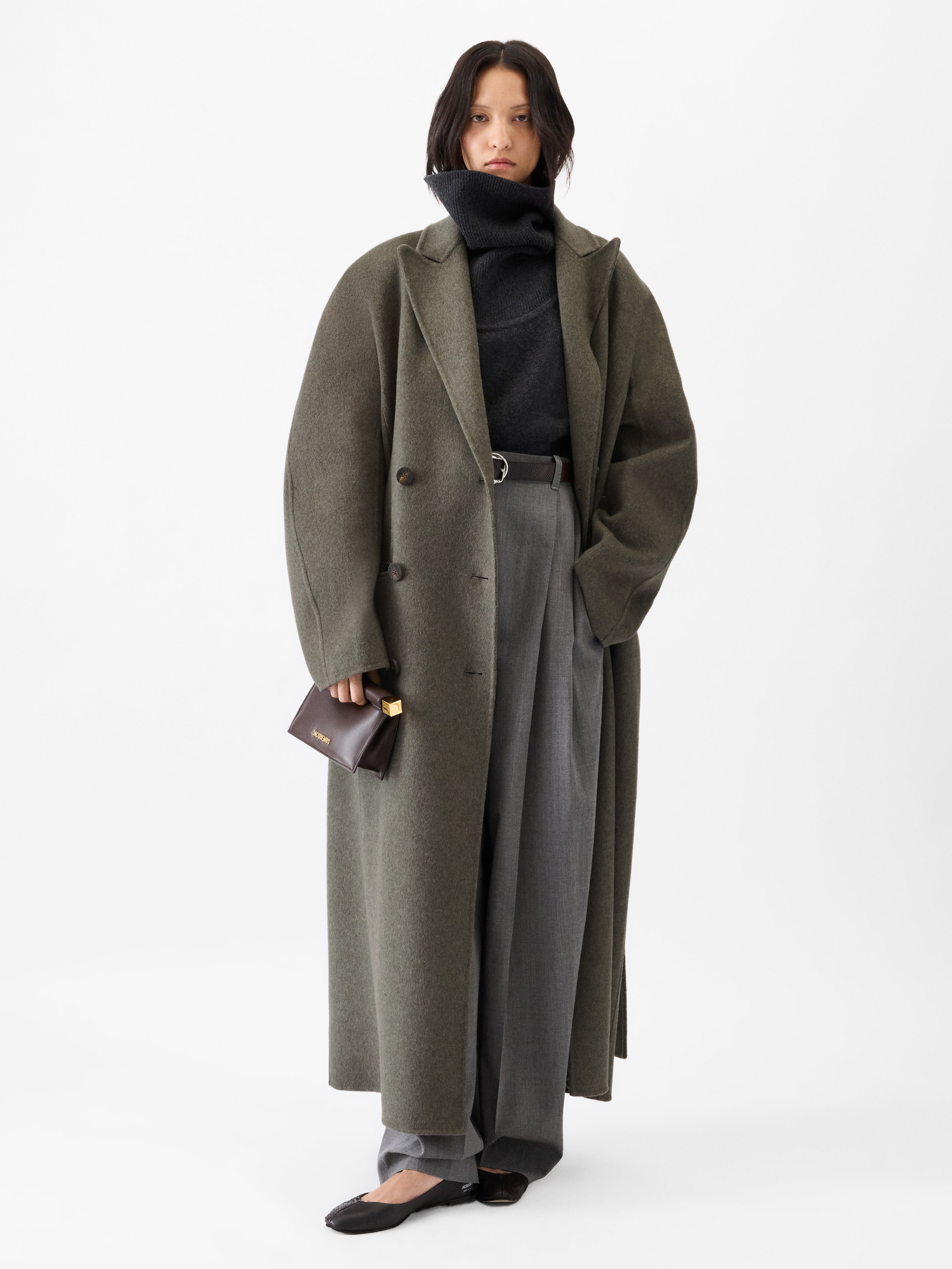 The Curvo Man's coat by JACQUEMUS | Official website
